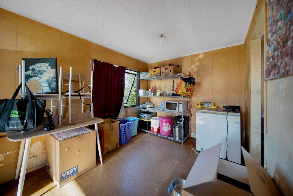 2 Frizell Street, Beach Haven, Auckland - Carousel 2