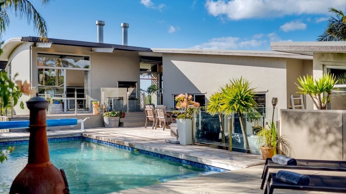8 Intrepid Crescent, Beachlands, Auckland - Carousel 1