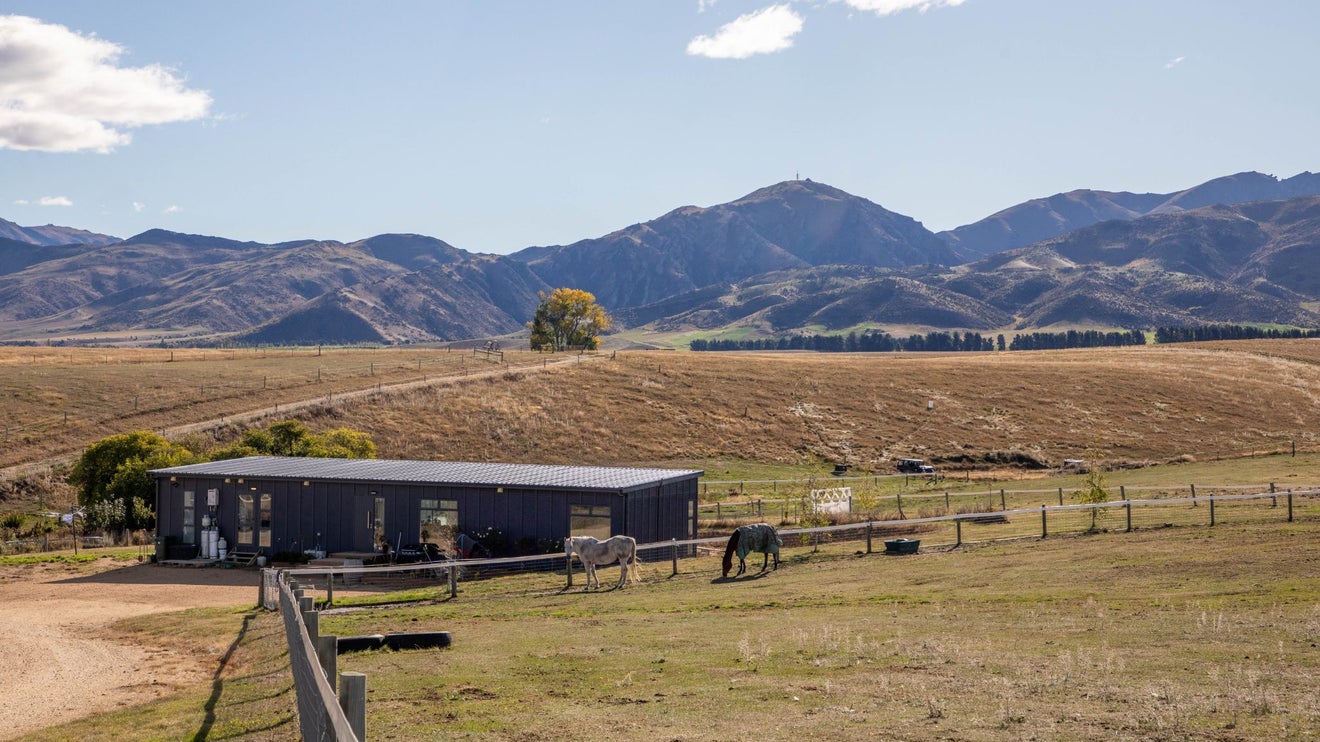 239 Nelsen Ridge Road, Waikerikeri, Alexandra - Carousel 1