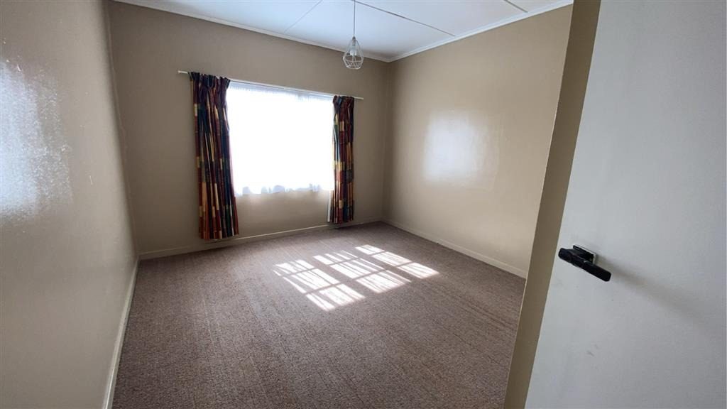 24 Masters Avenue, Hillcrest, Hamilton - Carousel 7