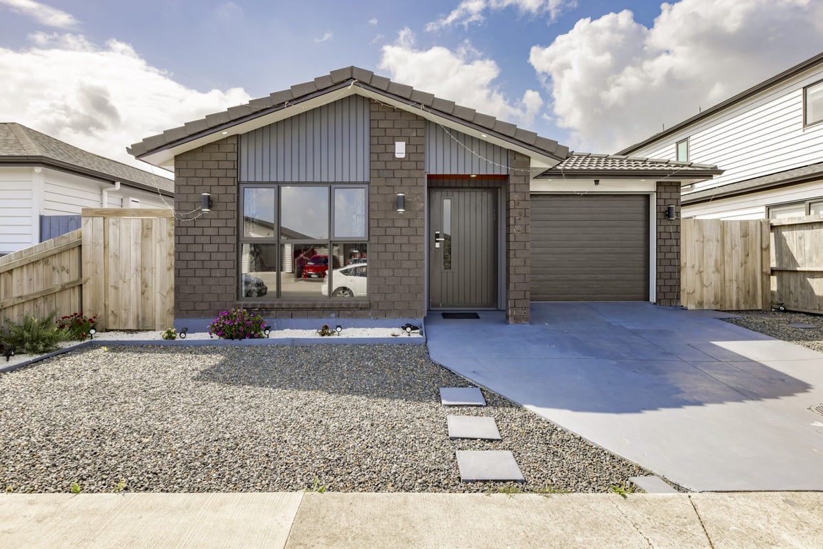 18 Survila Street, Takanini, Auckland - Carousel 1