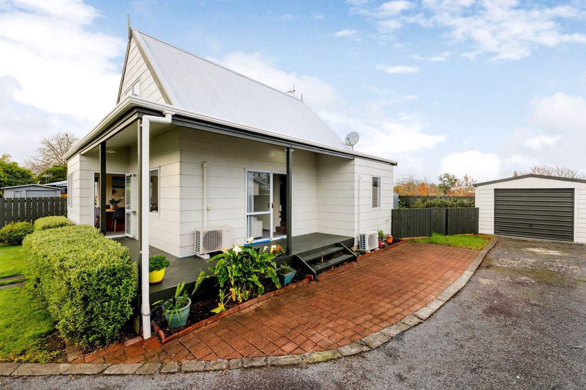 12 Beadle Place, St Andrews, Hamilton - Carousel 2
