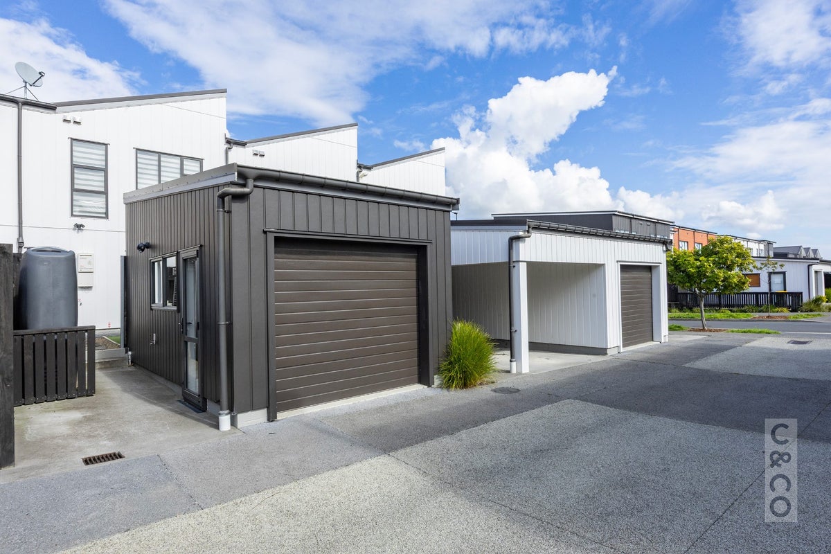 24 Manarini Road, Westgate, Auckland - Carousel 1
