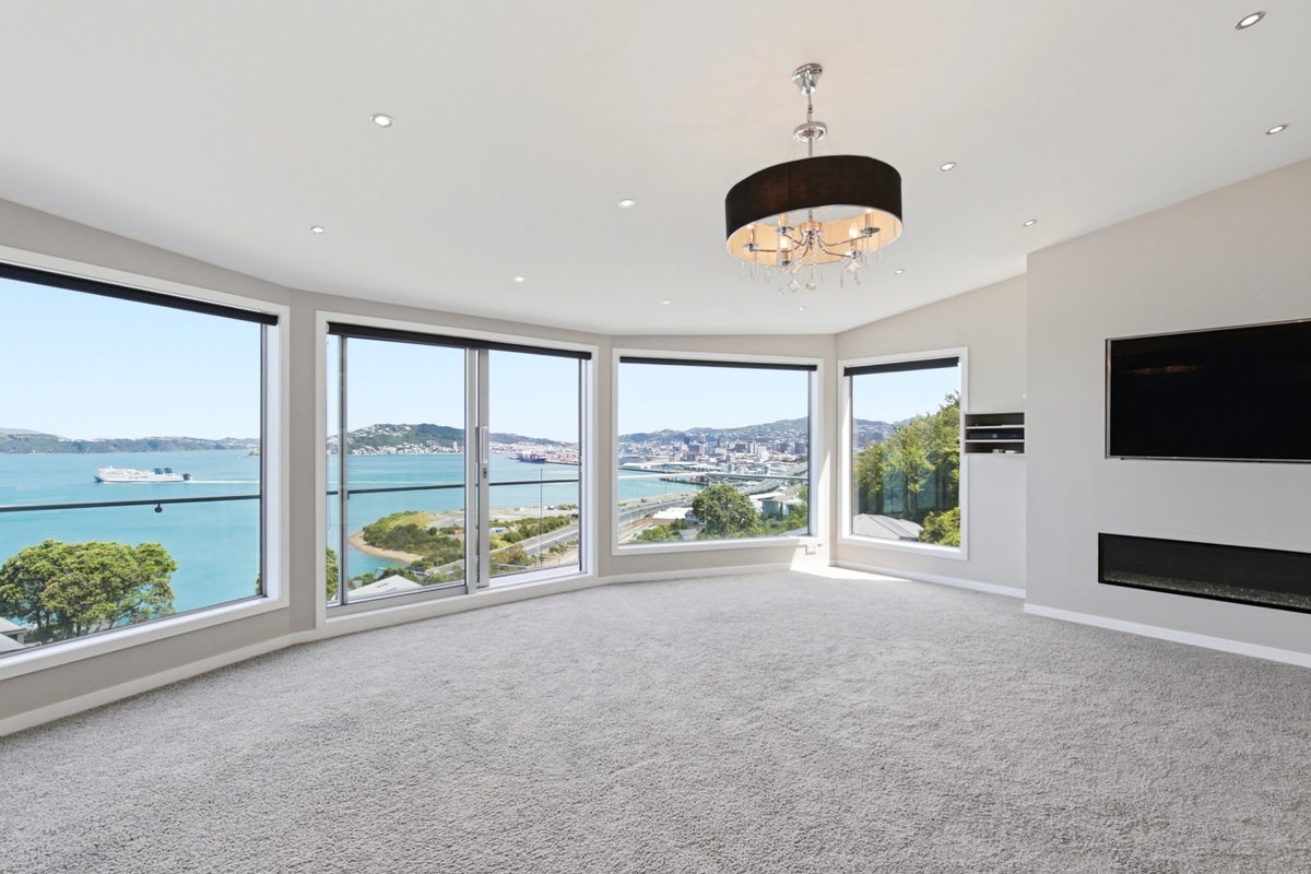 12 Brasch Way, Kaiwharawhara, Wellington - Carousel 1