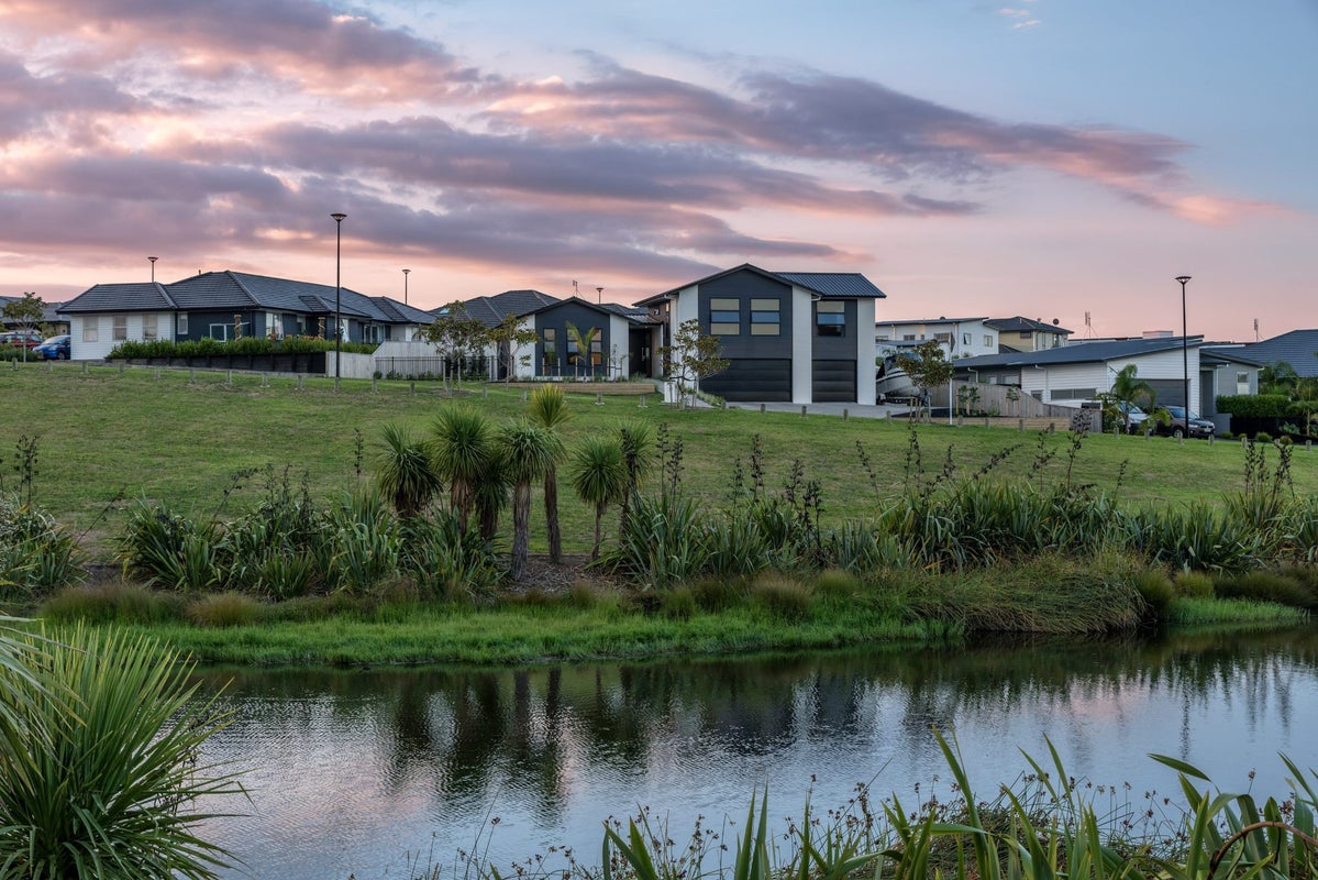 26 Weatherly Drive, Beachlands, Auckland - Carousel 2