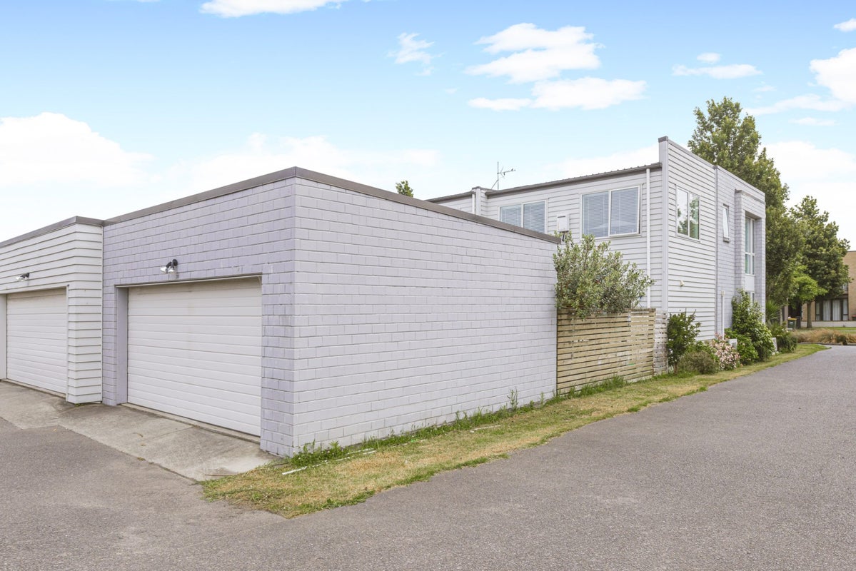 31 Hakawai Avenue, Takanini, Auckland - Carousel 2
