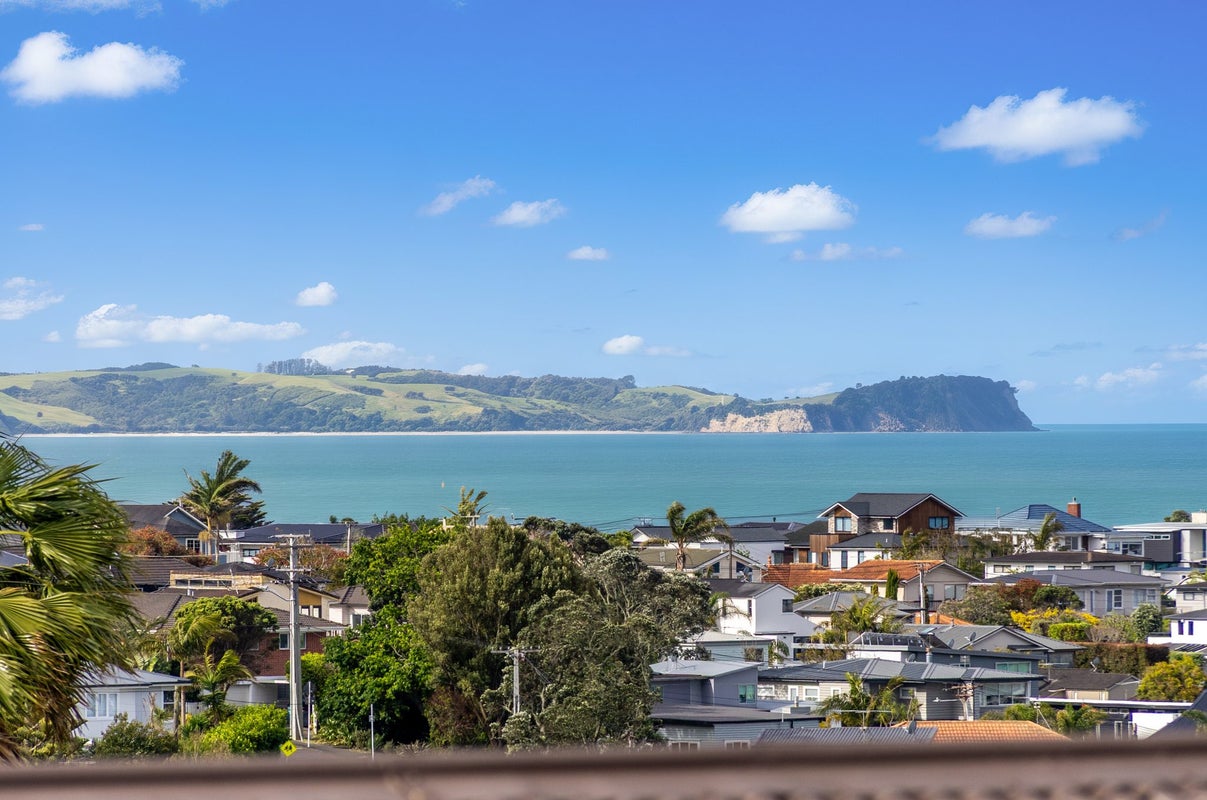 1 Braemar Road, Rothesay Bay, Auckland - Carousel 27