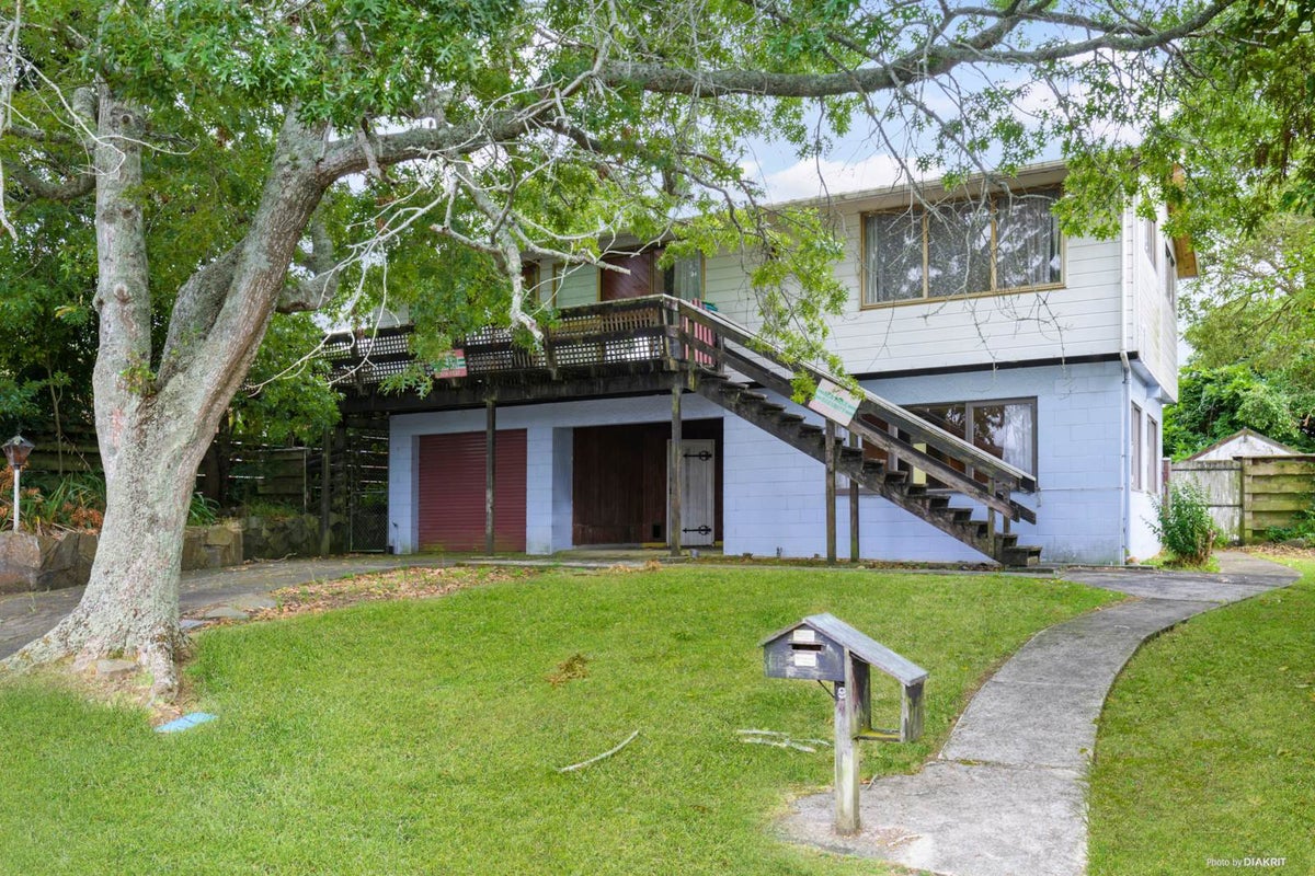 9 Sunnypark Avenue, Rosehill, Papakura - Carousel 1
