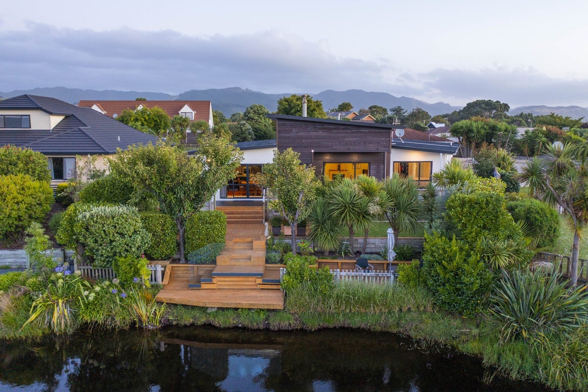 36 Monarch Place, Paraparaumu Beach, Paraparaumu - Carousel 2