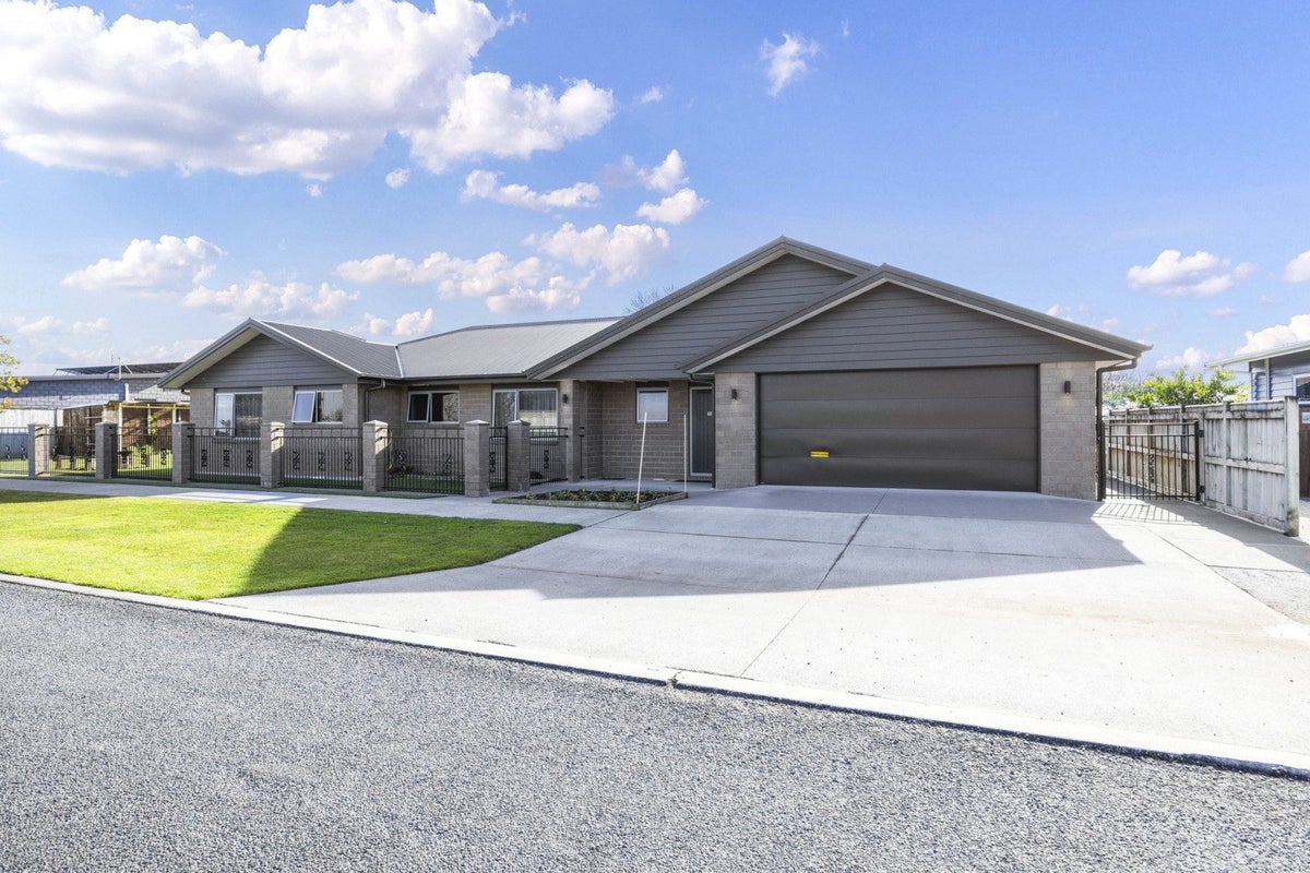 508A Richmond Road, Lepperton, New Plymouth - Carousel 1