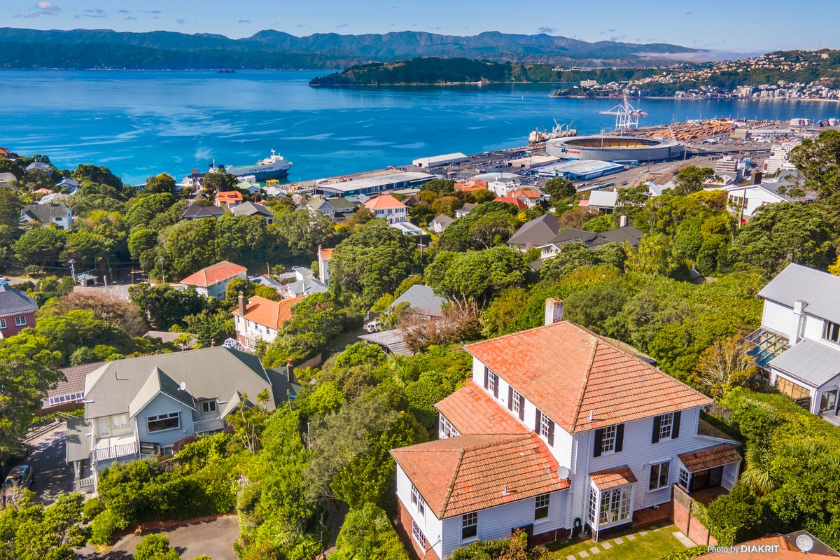 41 Wadestown Road, Wadestown, Wellington - Carousel 1