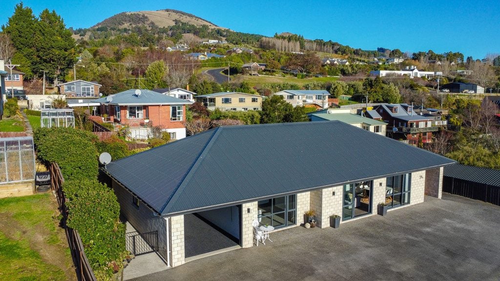 14B Clyde Street, Kinmont Park, Mosgiel - Carousel 1