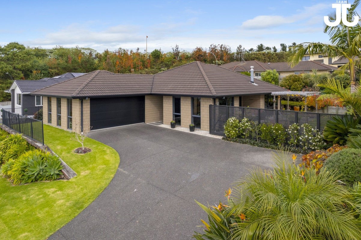 5 Merlot Drive, Pyes Pa, Tauranga - Carousel 2