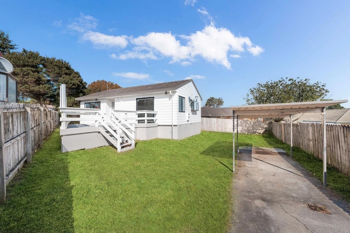 2/11 Zurich Place, Weymouth, Auckland - Carousel 2