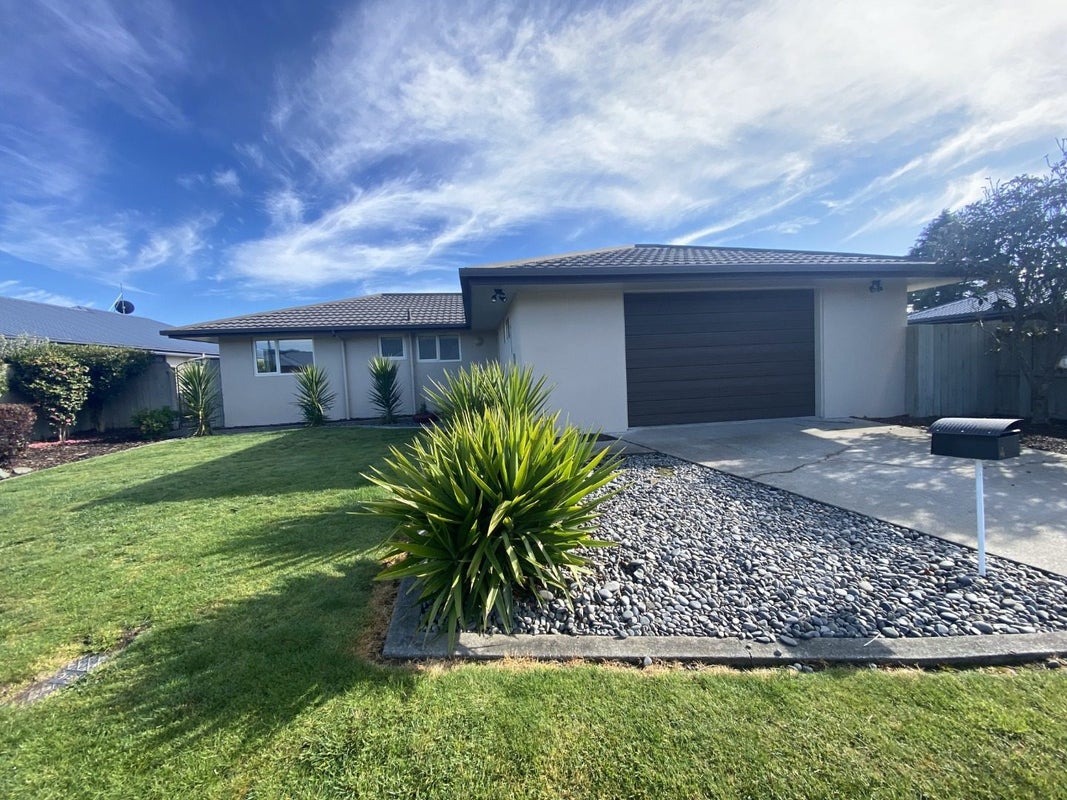 4 Natalie Place, Witherlea, Blenheim - Carousel 1