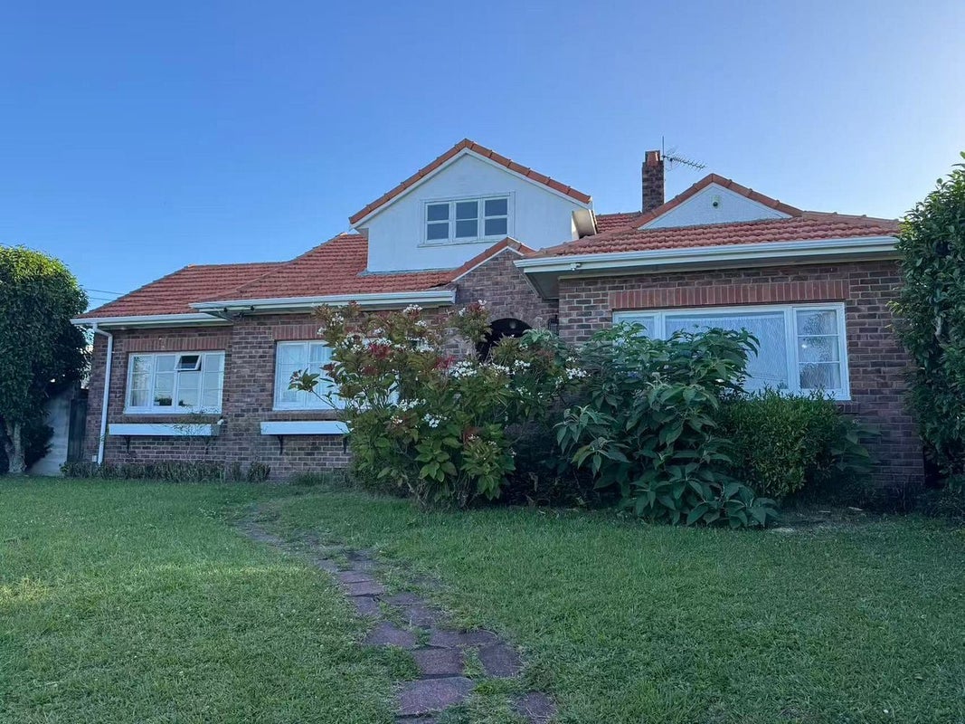 7 Otahuri Crescent, Greenlane, Auckland - Carousel 1