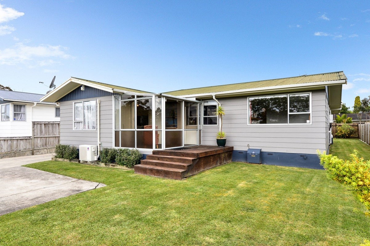 12 Lansdowne Crescent, Glenview, Hamilton - Carousel 2