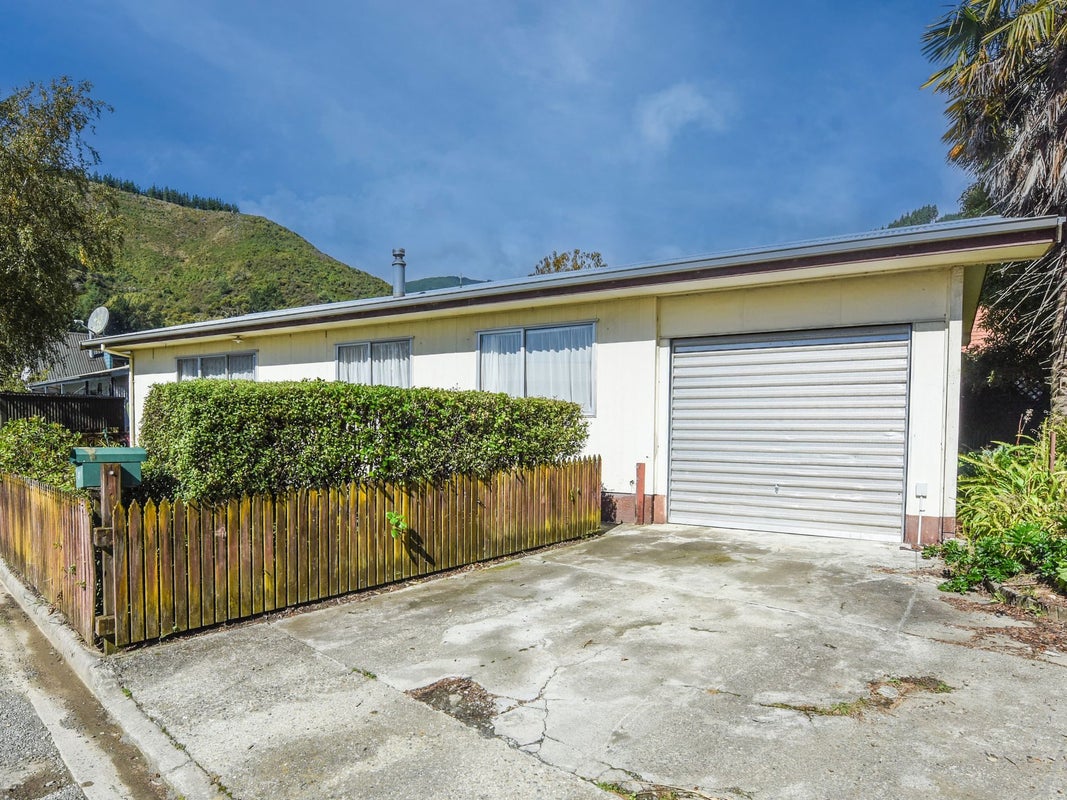 7 Silverbirch Grove, The Brook, Nelson - Carousel 16