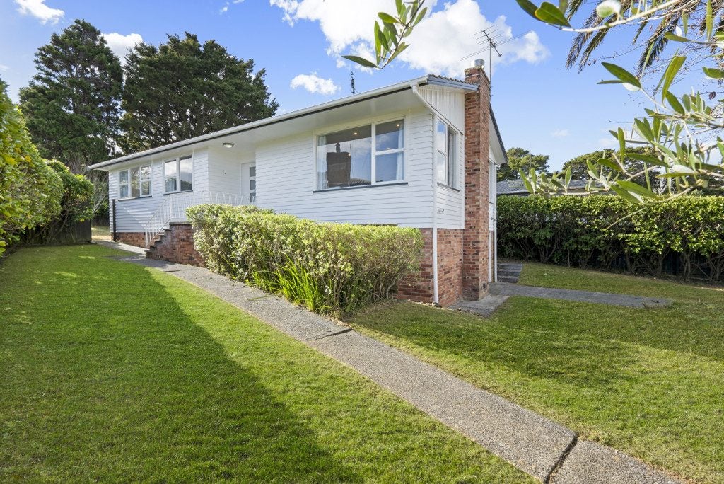 25 Stanaway Street, Hillcrest, Auckland - Carousel 1