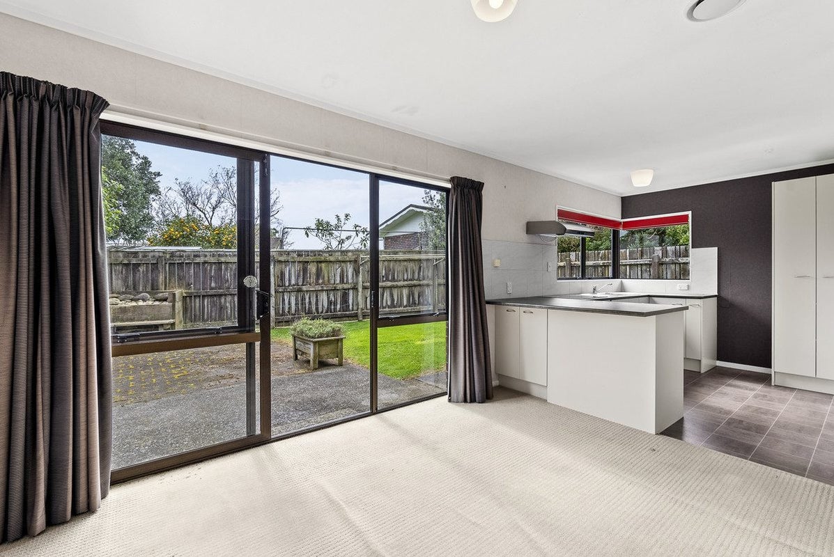 33B Branch Road, Highlands Park, New Plymouth - Carousel 2