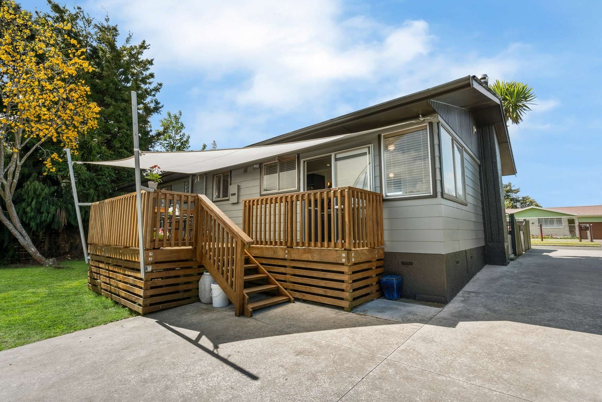 18 Joanne Crescent, Pukehangi, Rotorua - Carousel 2