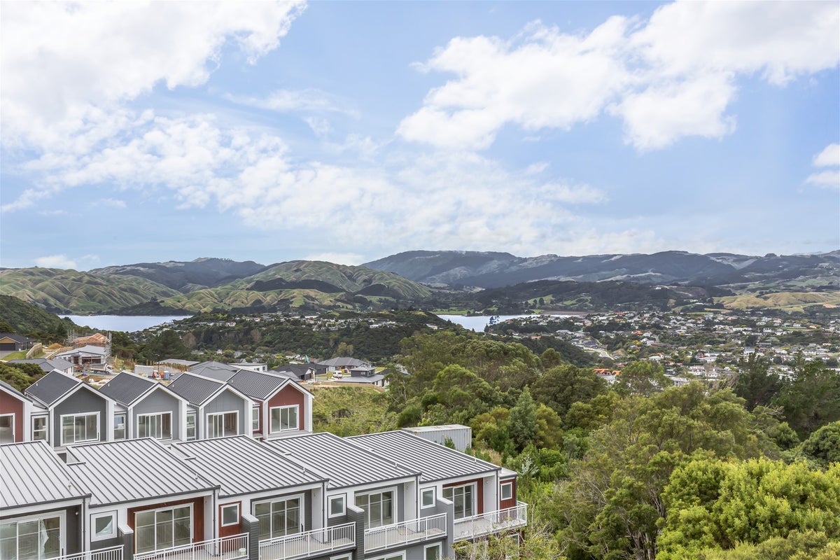 4 Kopua PL, Whitby, Porirua - Carousel 17