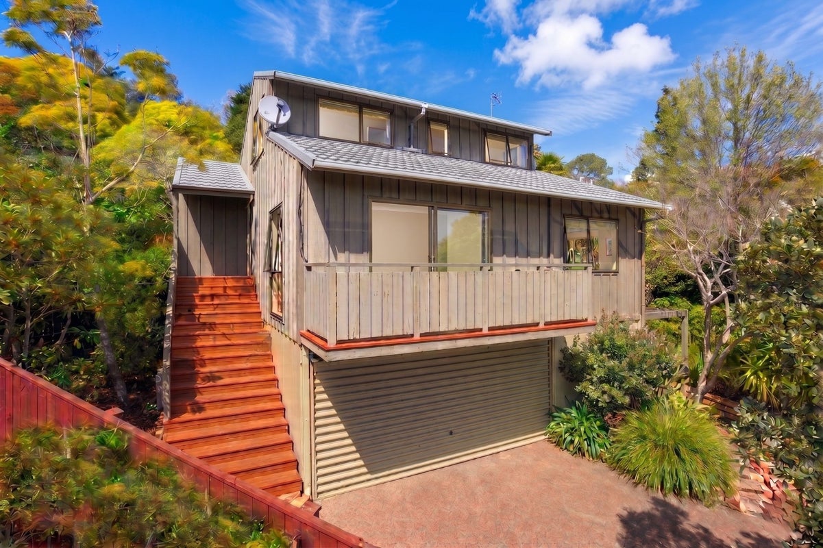 20 Kallista Place, Browns Bay, Auckland - Carousel 2