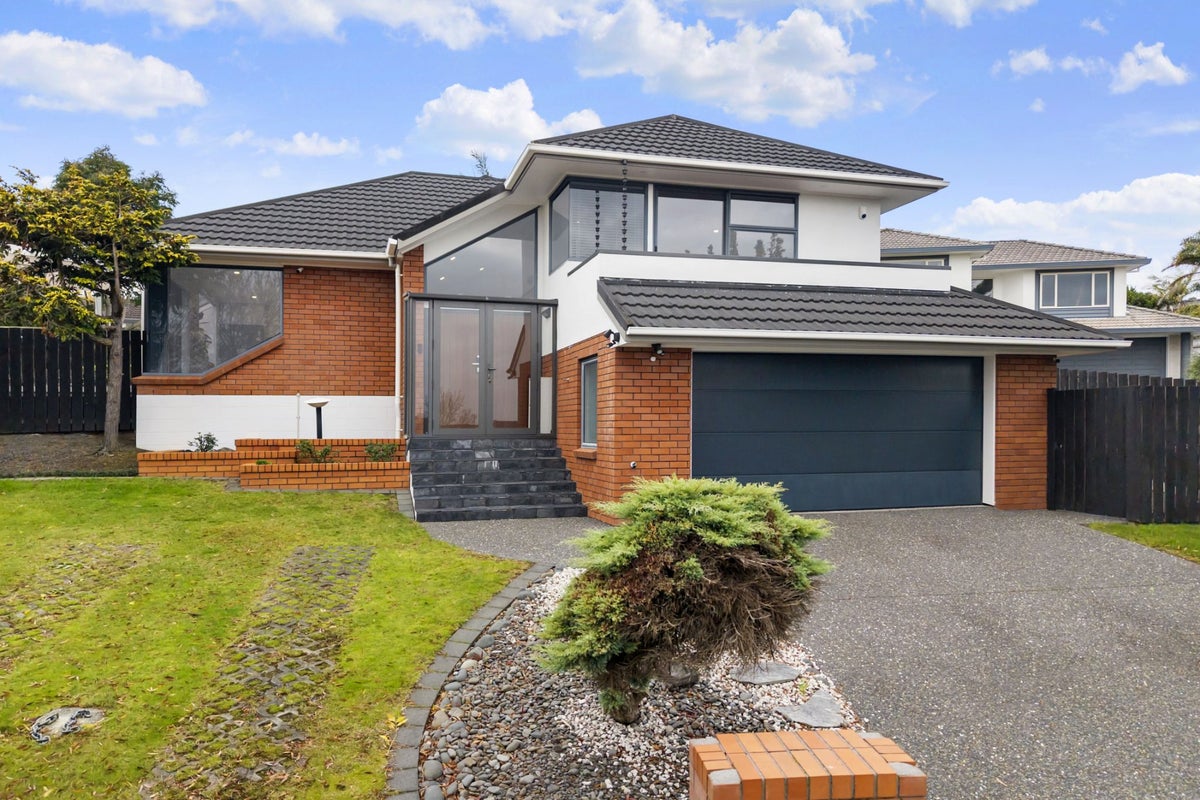 32 Currell Way, Somerville, Auckland - Carousel 1