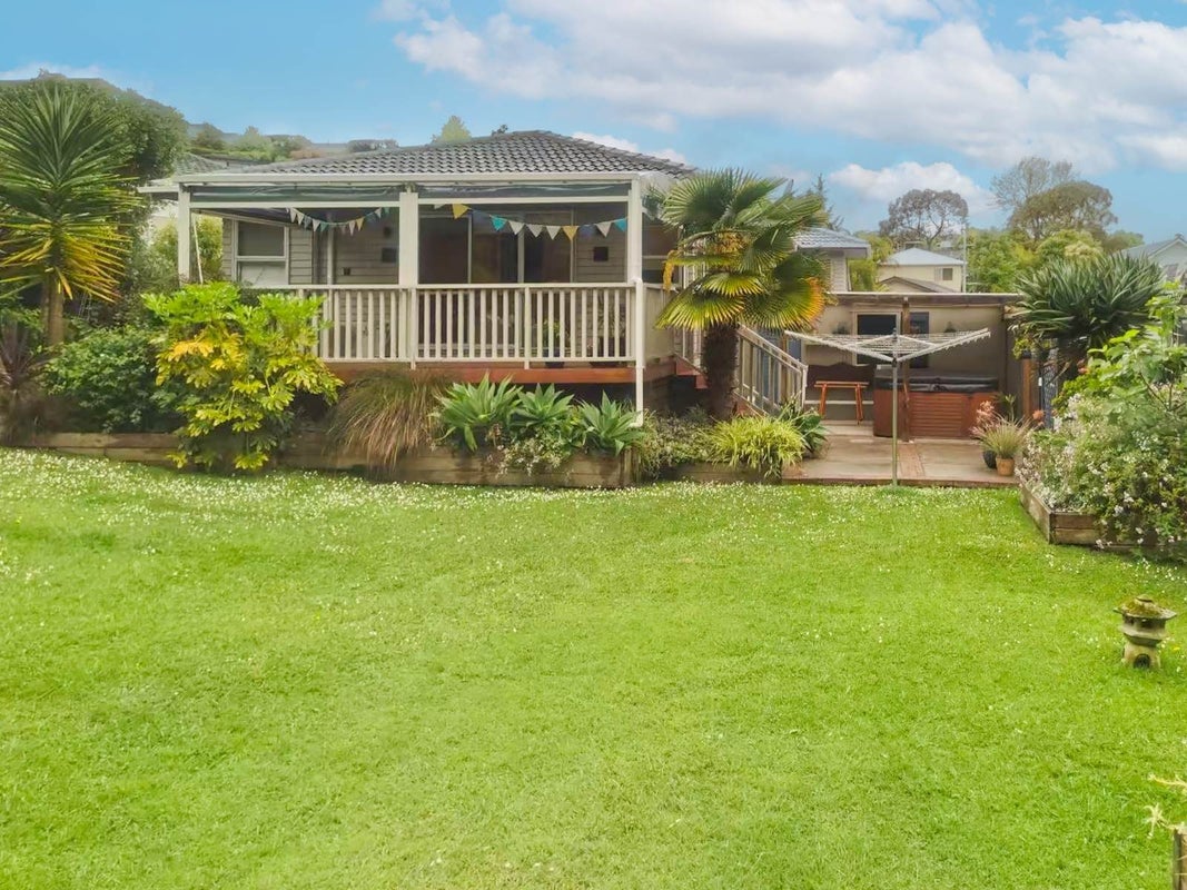 36 Sequoia Place, Sunnynook, Auckland - Carousel 1