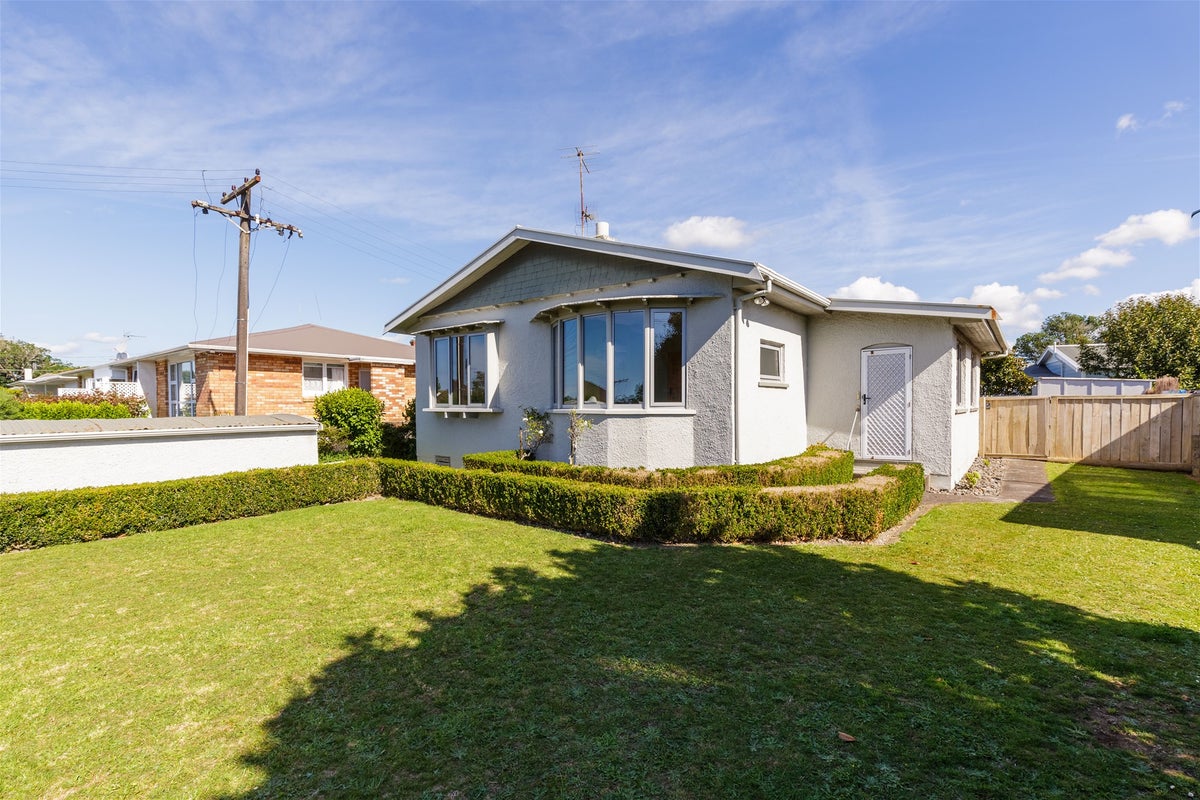 288 Carrington Street, Vogeltown, New Plymouth - Carousel 2