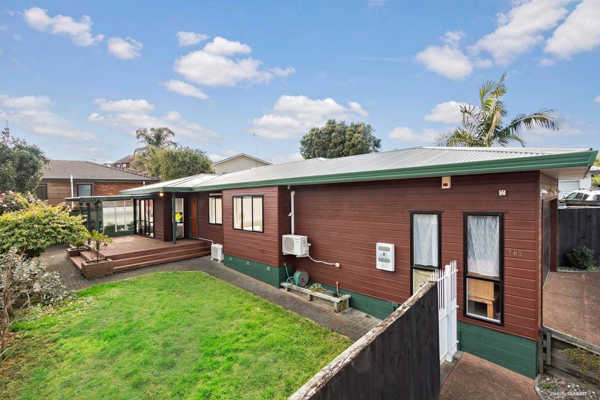 1/63 Gosford Drive, Botany Downs, Auckland - Carousel 2