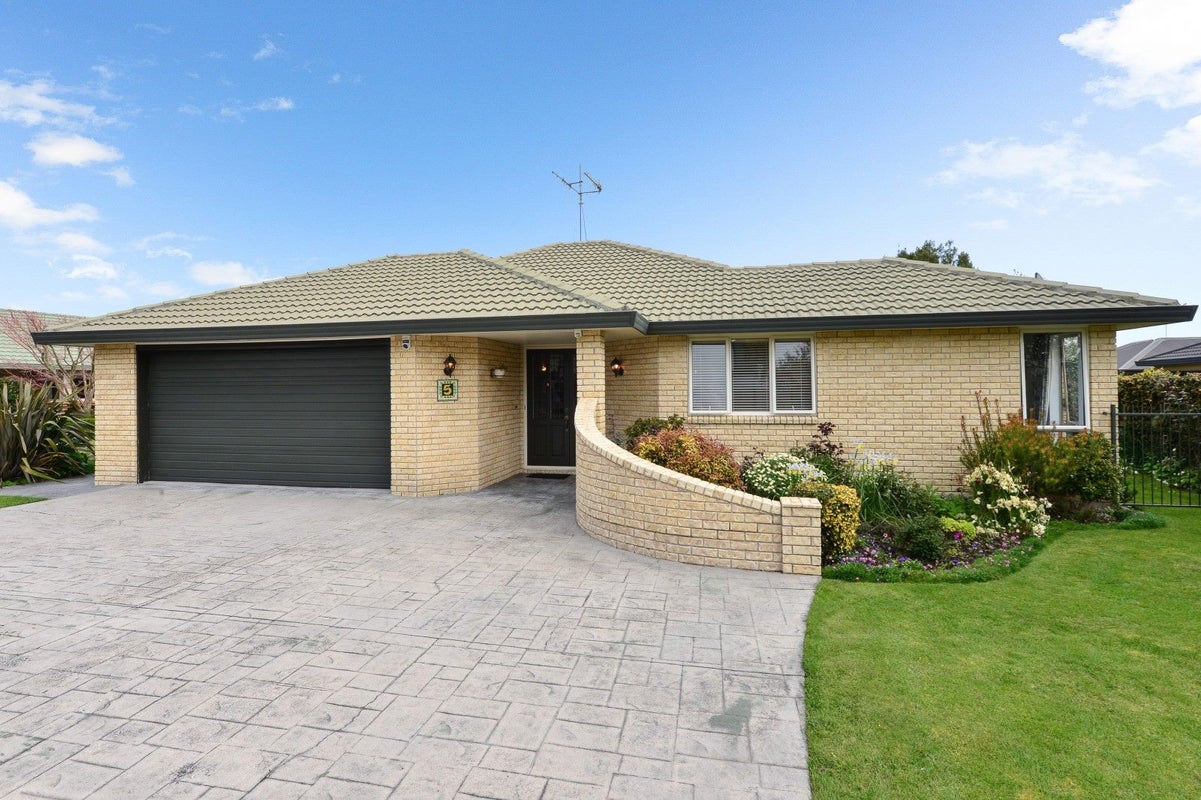 5 Farnah Green, Flagstaff, Hamilton - Carousel 32