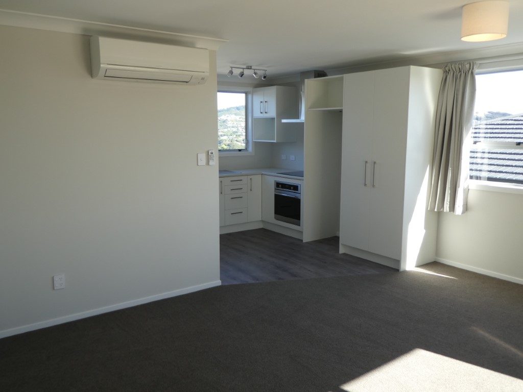 20B Chetwode Grove, Newlands, Wellington - Carousel 2