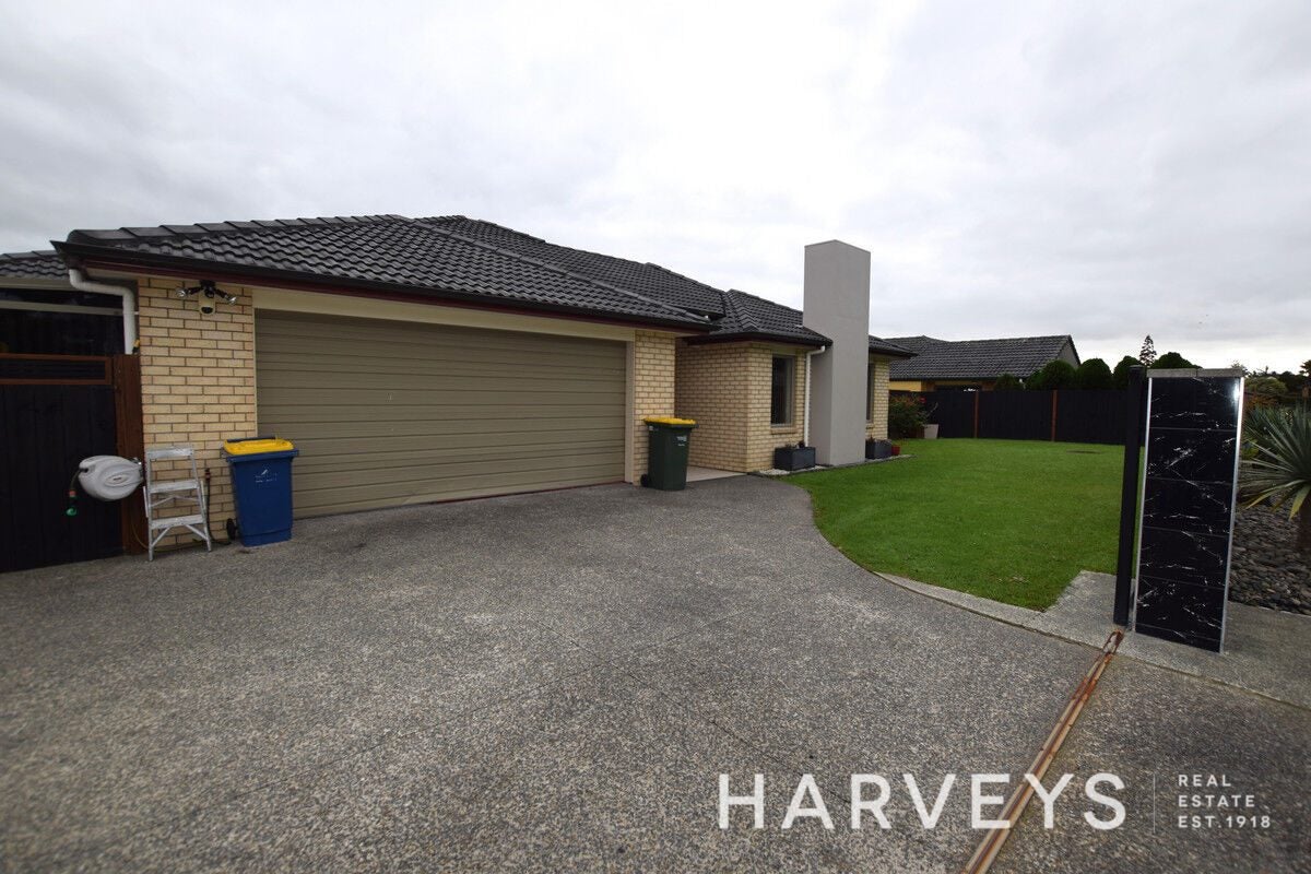 2 Apsley Rise, Henderson, Auckland - Carousel 1