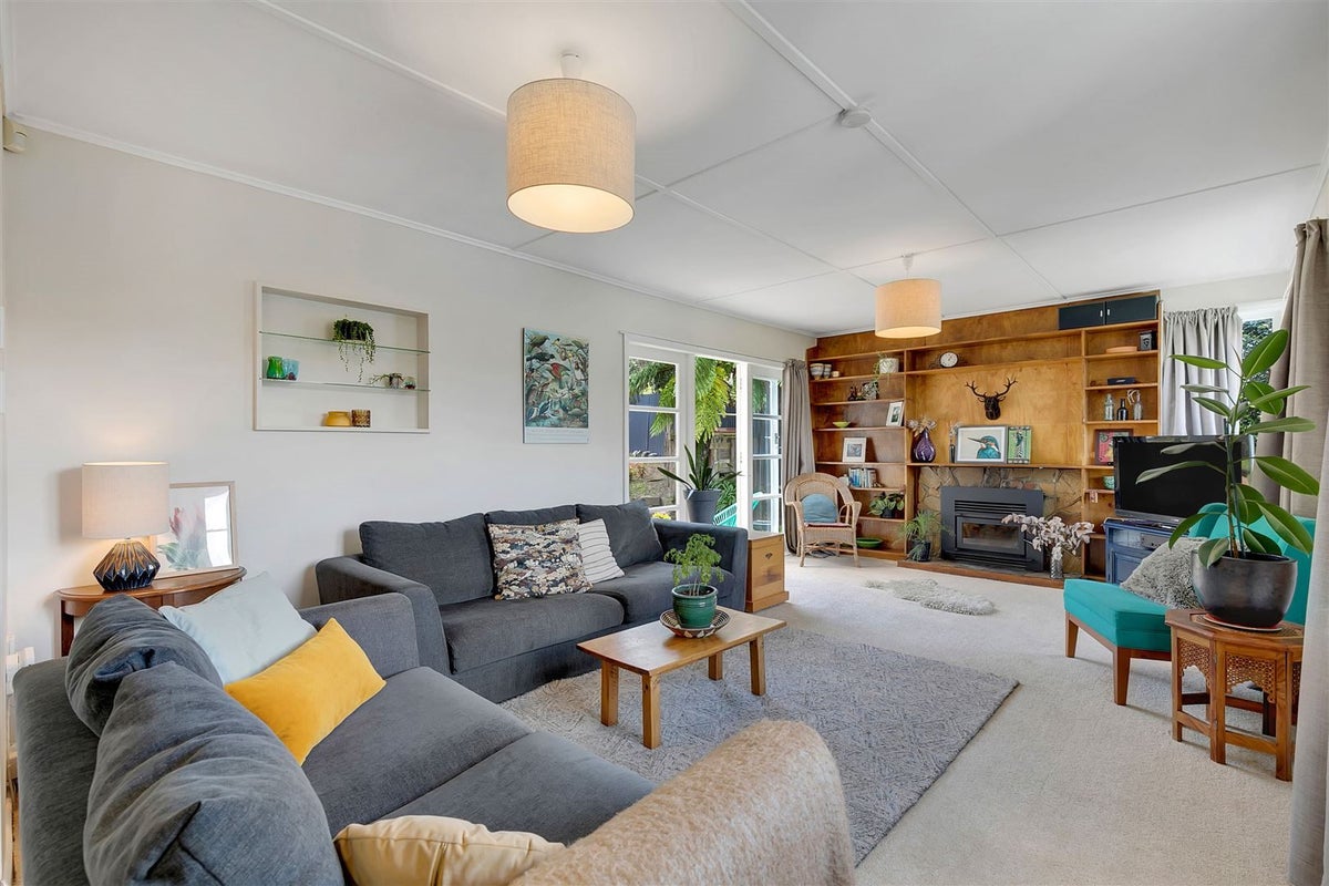 114 Rawhiti Road, Pukerua Bay, Porirua - Carousel 1
