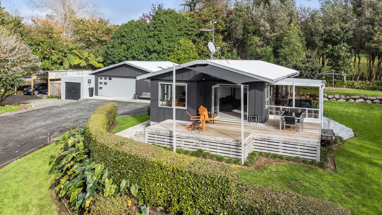 19 McGiven Drive, Ridgewood, New Plymouth - Carousel 1
