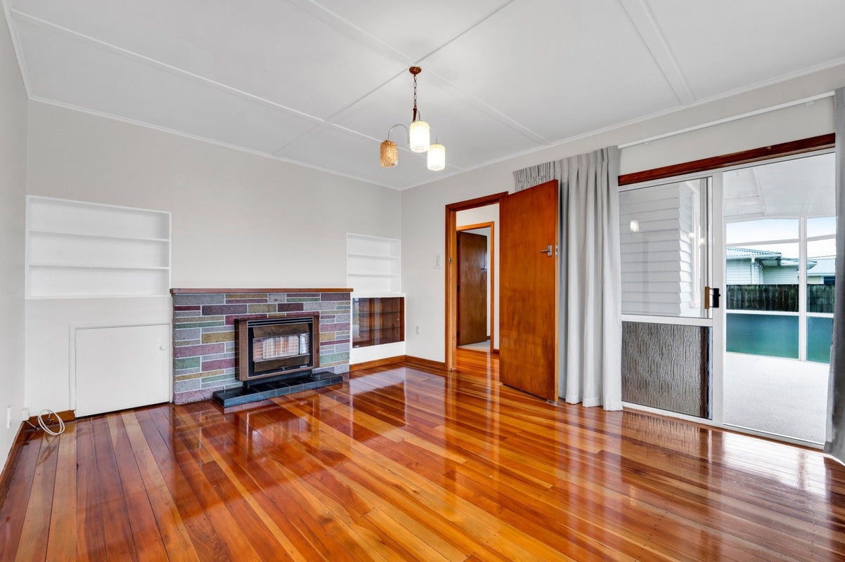 5D Truby King Street, Merrilands, New Plymouth - Carousel 2