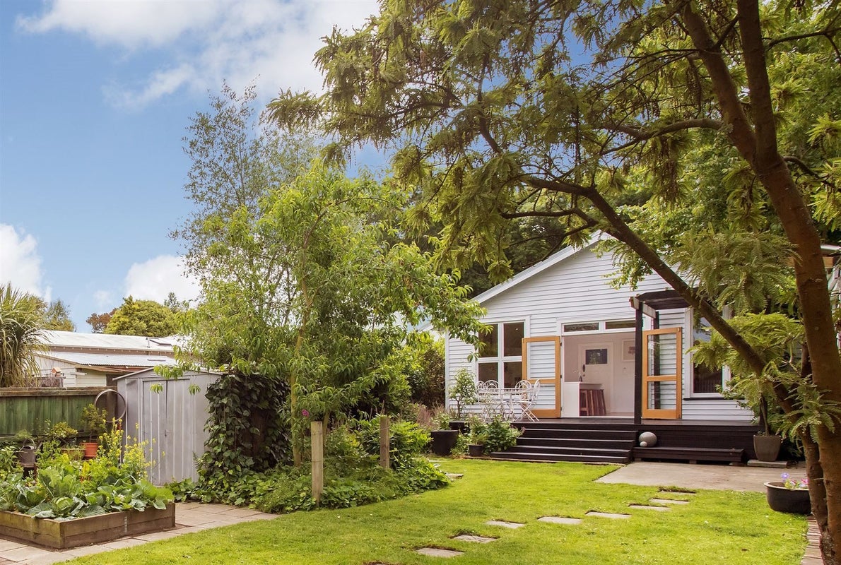 23 Massey Crescent, St Albans, Christchurch - Carousel 1