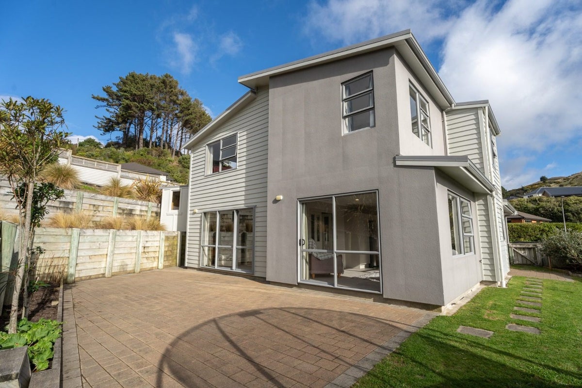 25 Winsley Terrace, Churton Park, Wellington - Carousel 1