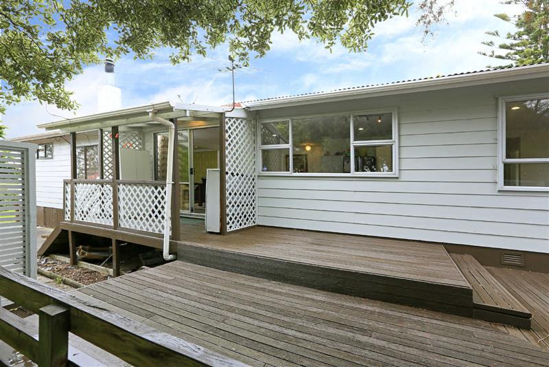 19 Sunnyside Road, Sunnyvale, Auckland - Carousel 1