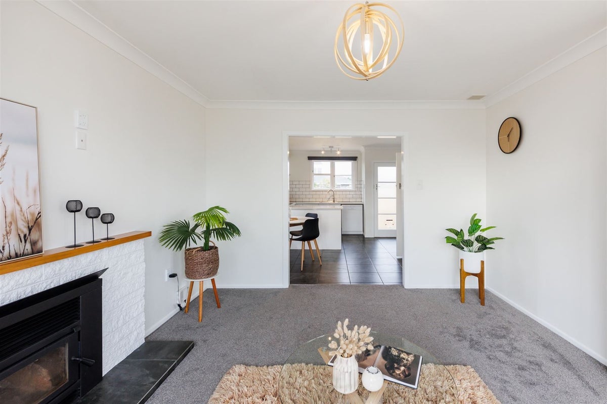 12 Busby Place, Awapuni, Palmerston North - Carousel 24
