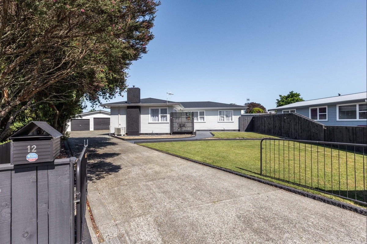 12 Woodhouse Place, Pirimai, Napier - Carousel 1