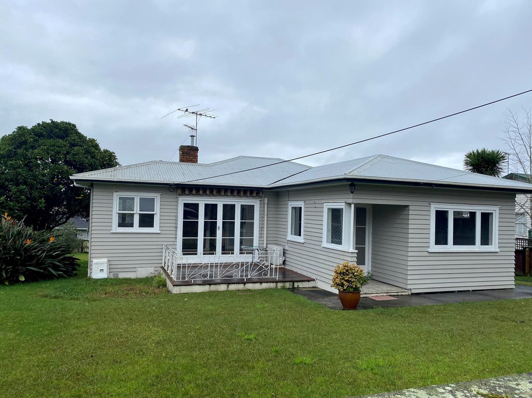 23 Miro Street, New Lynn, Auckland - Carousel 1