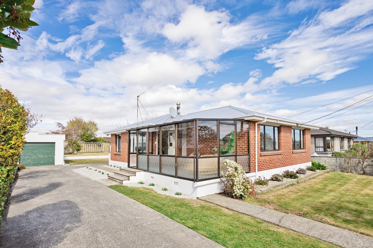 35 Holloway Street, Waikiwi, Invercargill - Carousel 1