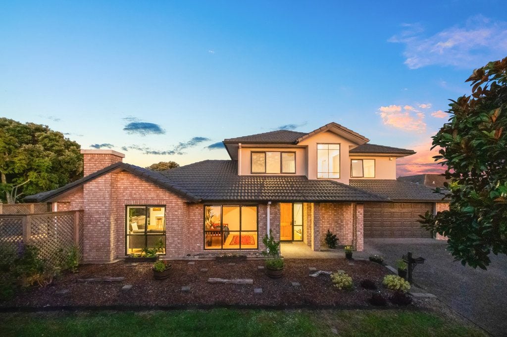 25 Cellarmans Street, Te Atatu Peninsula, Auckland - Carousel 1