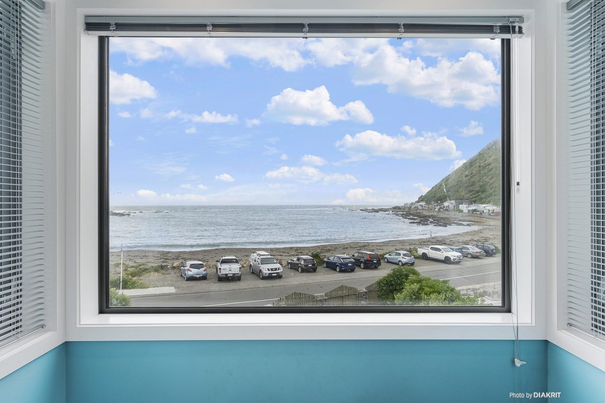 56 Owhiro Bay Parade, Owhiro Bay, Wellington - Carousel 2