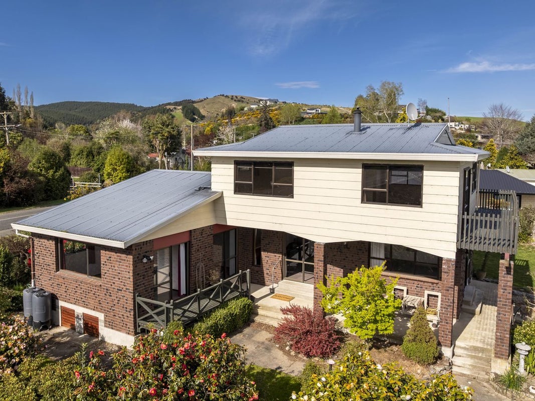 11 Greenhithe Street, Waihola, Clutha, Otago - Carousel 1