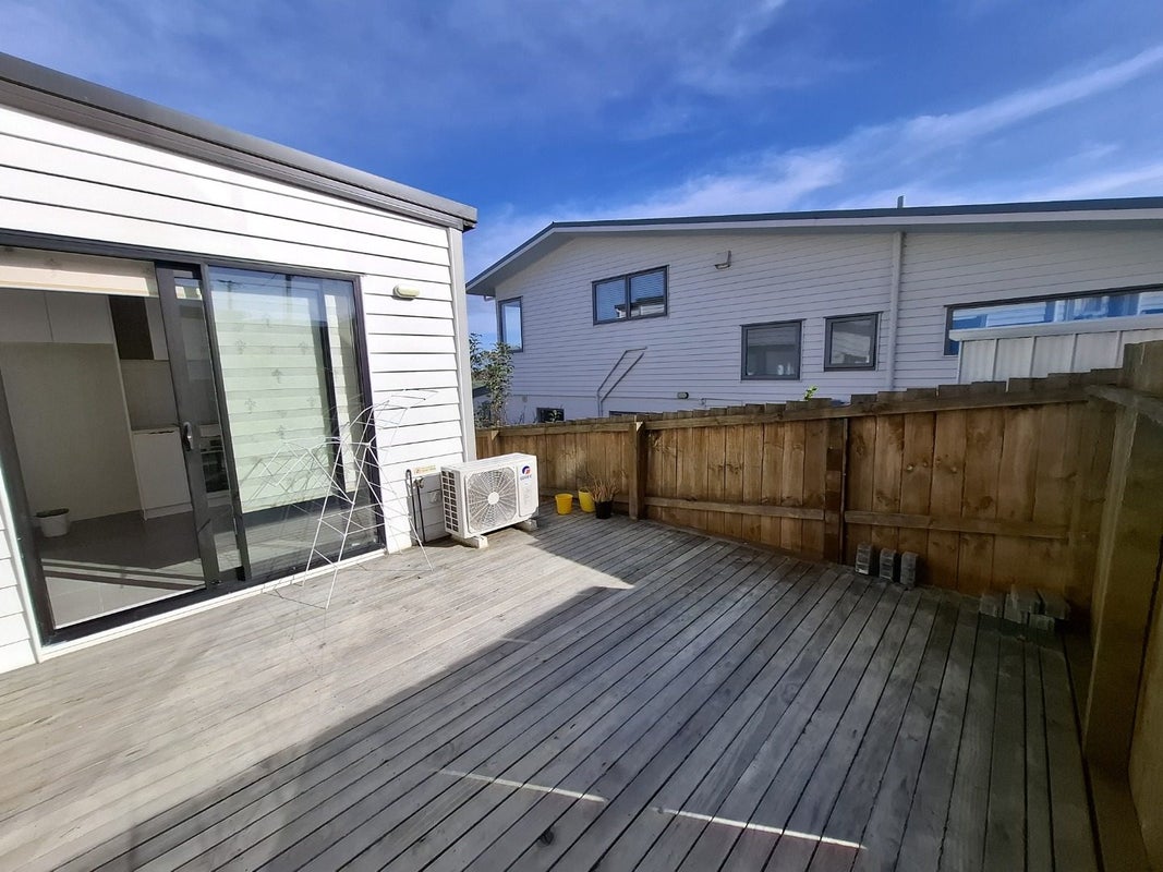 70C Stanley Road, Glenfield, Auckland - Carousel 13