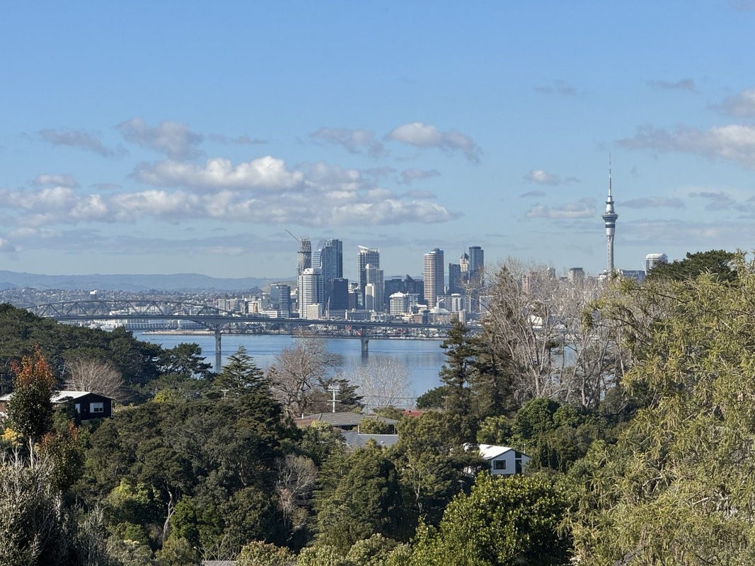 23 Chatswood Grove, Chatswood, Auckland - Carousel 2