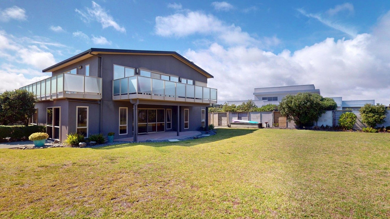 51 Kent Avenue, Waitarere Beach, Levin - Carousel 2